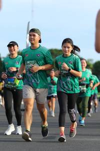 BIB: 082
                            <button type="button" onclick="openModal(5173070)" class="btn btn-primary btn-sm float-right btn-popup" data-toggle="modal" data-target=".modal-high-quality">
                        <i class="fas fa-shopping-cart"></i> Add to Cart
                    </button>
                                            <button type="button" onclick="isThisMe(5173070, true)" class="btn btn-success btn-sm float-right btn-popup btn-isme hidden" data-toggle="tooltip" data-placement="bottom" title="นี่คือรูปของคุณใช่ไหม คลิกที่นี่เพื่อเอาเข้าอัลบั้ม">
                        <i class="fas fa-plus"></i> Add to album
                    </button>
                    <button type="button" onclick="isThisMe(5173070, false)" class="btn btn-warning btn-sm float-right btn-popup btn-isnotme hidden">
                        <i class="fas fa-ban"></i> Remove from album
                    </button>